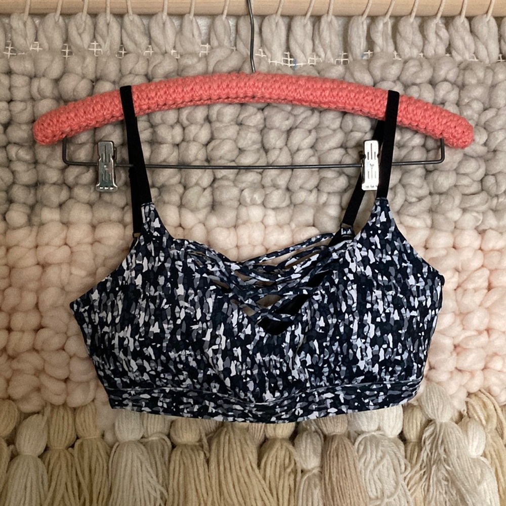 Fabletica Peekaboo Sports Bra Black White Grey Camouflage size small